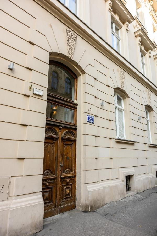 Native Apartments Studencka 25 Krakow Dış mekan fotoğraf